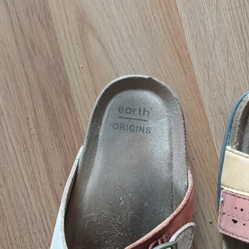 Sandals - Picture 4 of 5